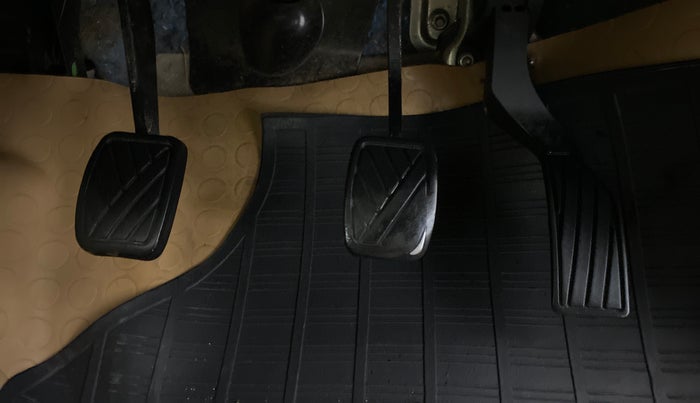 2013 Maruti Swift Dzire VXI 1.2 BS IV, Petrol, Manual, 1,26,062 km, Pedals