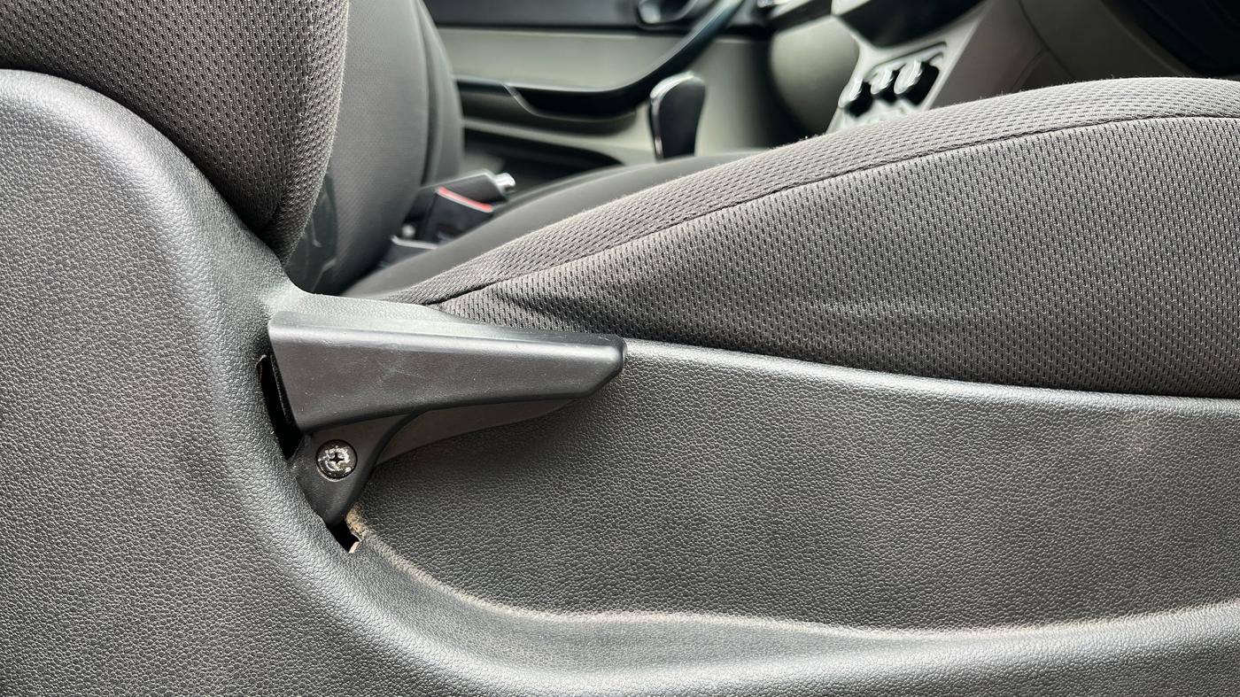 2017 Tata Tiago XT PETROL, Petrol, Manual, 79,222 km, Driver Side Adjustment Panel