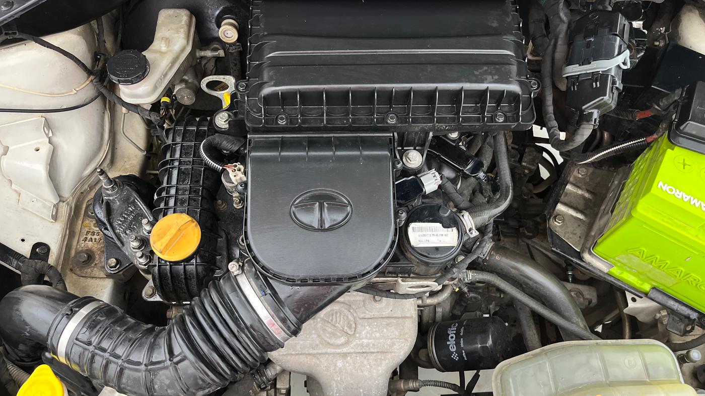 2017 Tata Tiago XT PETROL, Petrol, Manual, 79,222 km, Engine View