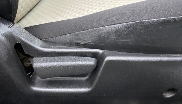 2019 Maruti Alto LXI, Petrol, Manual, 39,925 km, Driver Side Adjustment Panel