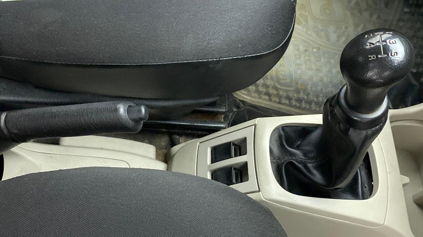 2019 Maruti Alto LXI, Petrol, Manual, 39,925 km, Gear Lever