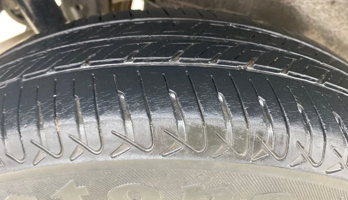 2016 Maruti Wagon R 1.0 VXI AMT, Petrol, Automatic, 79,098 km, Right Rear Tyre Tread