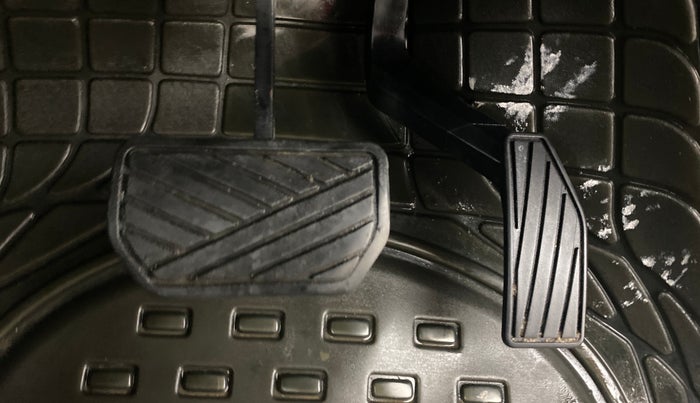 2016 Maruti Wagon R 1.0 VXI AMT, Petrol, Automatic, 79,098 km, Pedals