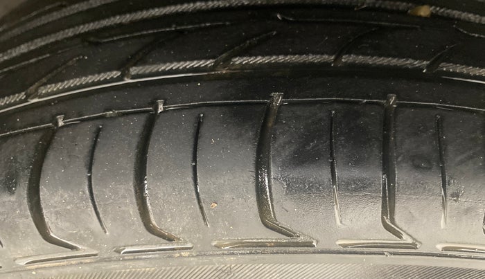 2018 Hyundai Grand i10 SPORTZ 1.2 KAPPA VTVT, Petrol, Manual, 63,997 km, Left Rear Tyre Tread