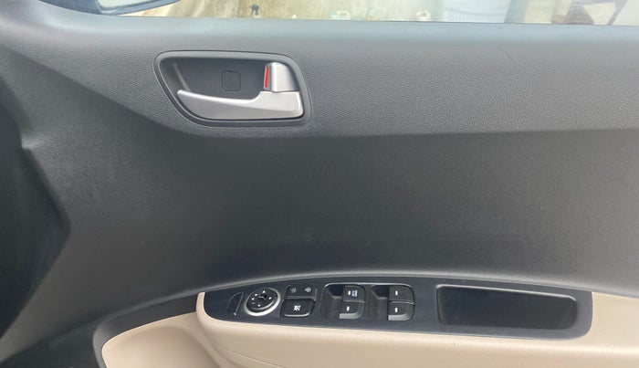 2018 Hyundai Grand i10 SPORTZ 1.2 KAPPA VTVT, Petrol, Manual, 63,997 km, Driver Side Door Panels Control