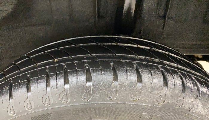 2020 Renault Kwid RXT 1.0 (O), Petrol, Manual, 33,527 km, Left Rear Tyre Tread