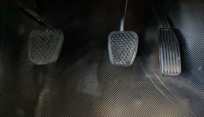 2017 Honda BR-V 1.5L I-VTEC V, Petrol, Manual, 61,182 km, Pedals