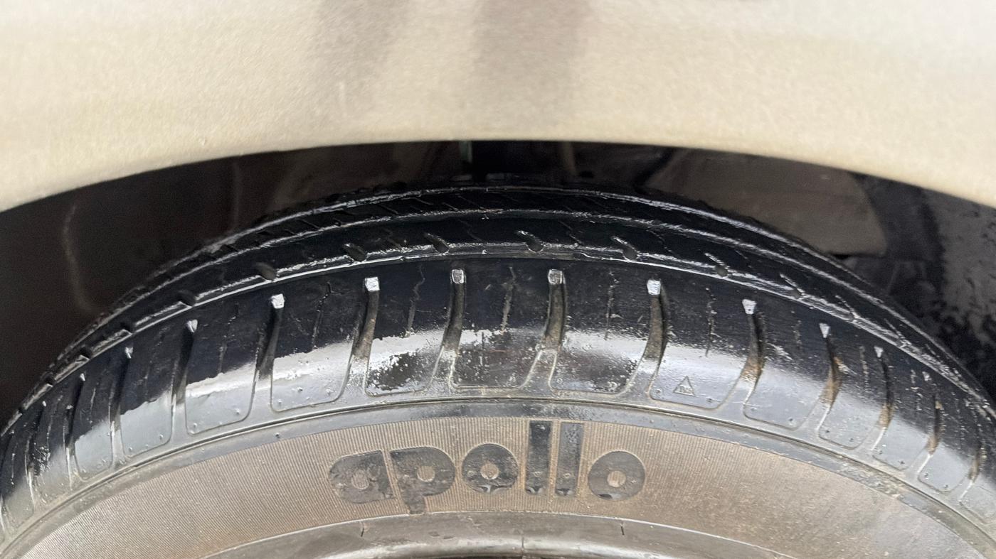 2018 Maruti Dzire VXI, Petrol, Manual, 18,234 km, Right Front Tyre Tread