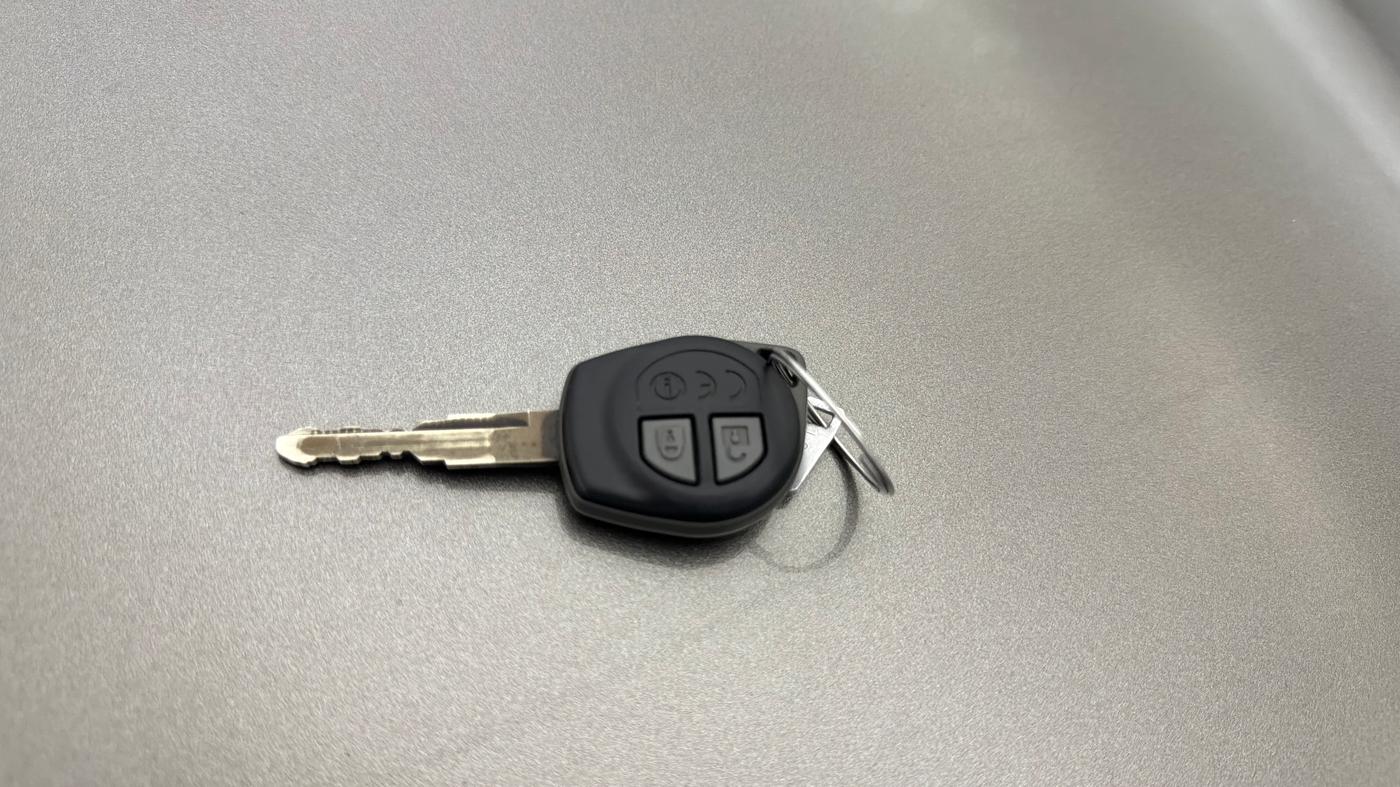 2018 Maruti Dzire VXI, Petrol, Manual, 18,234 km, Key Close Up