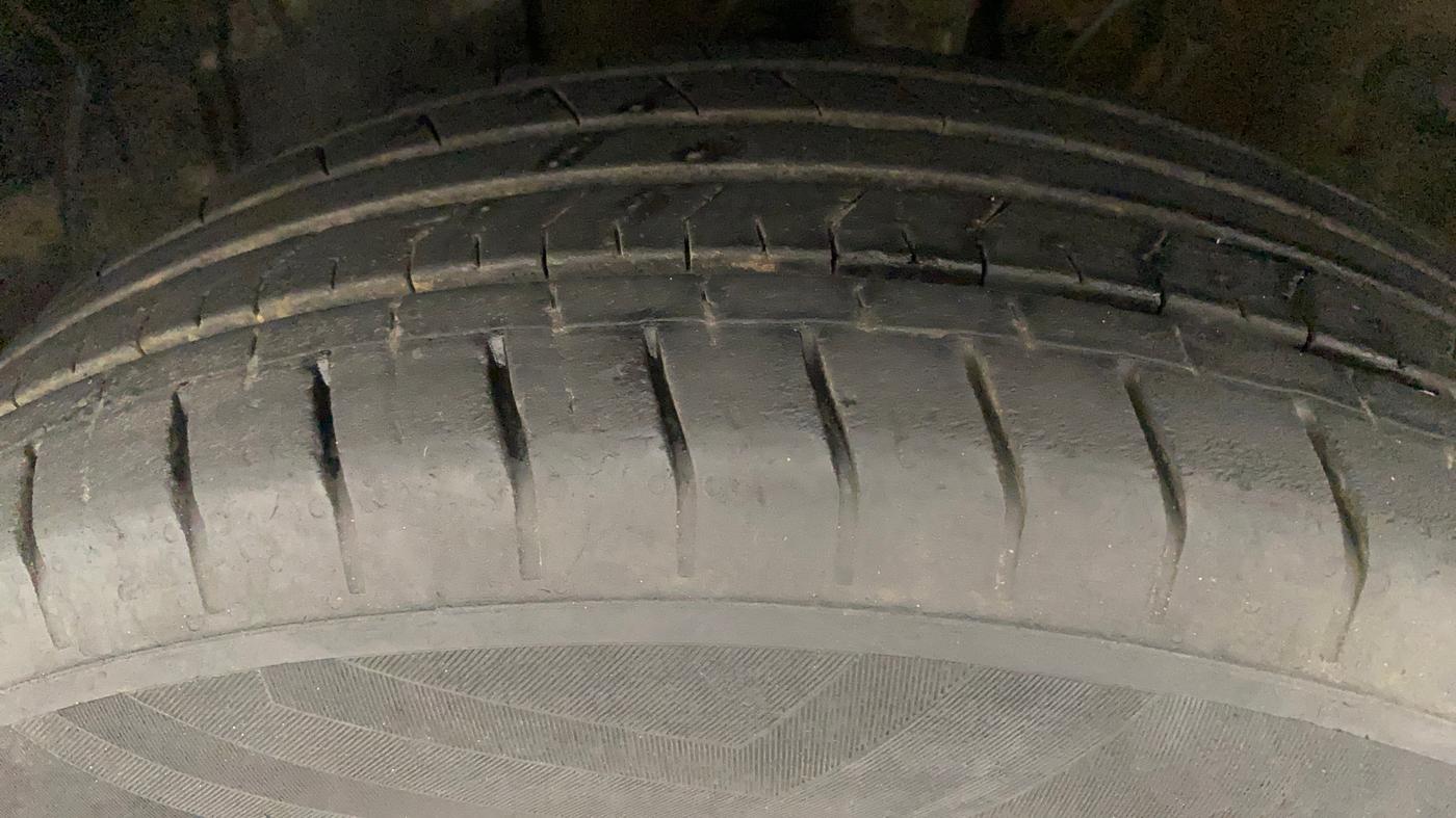 2021 Hyundai VENUE S 1.2, Petrol, Manual, 13,247 km, Left Front Tyre Tread