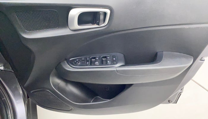 2021 Hyundai VENUE S 1.2, Petrol, Manual, 13,247 km, Driver Side Door Panels Control