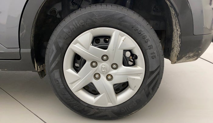 2021 Hyundai VENUE S 1.2, Petrol, Manual, 13,247 km, Left Rear Wheel