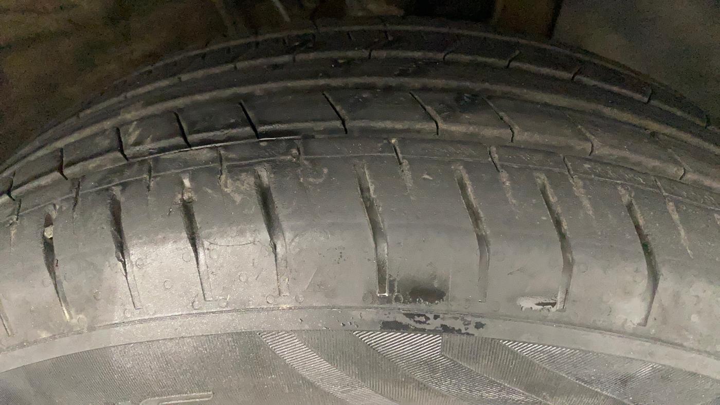 2021 Hyundai VENUE S 1.2, Petrol, Manual, 13,247 km, Right Front Tyre Tread