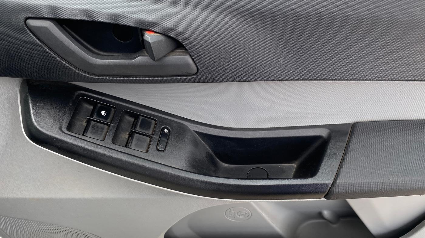 2023 Tata Tiago XT (O) PETROL, Petrol, Manual, 15,359 km, Driver Side Door Panels Control