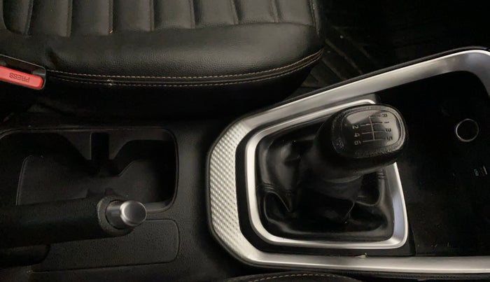 2021 KIA SONET HTK PLUS 1.0 IMT, Petrol, Manual, 73,291 km, Gear Lever