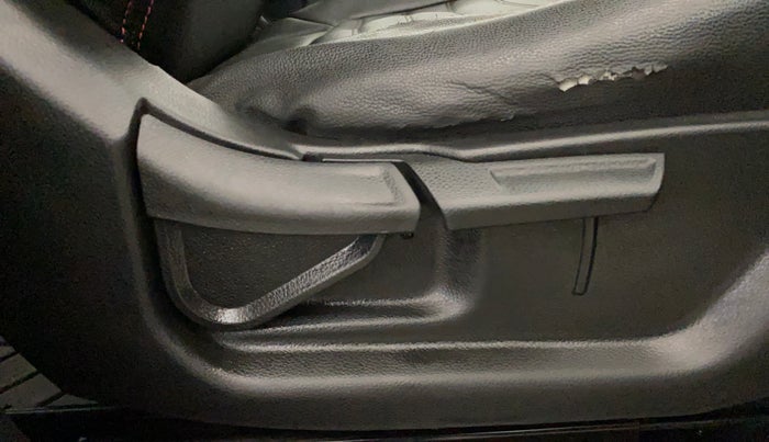 2021 KIA SONET HTK PLUS 1.0 IMT, Petrol, Manual, 73,291 km, Driver Side Adjustment Panel