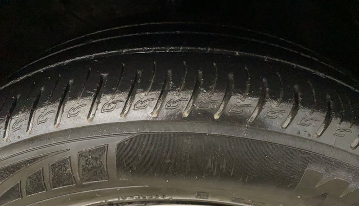 2021 KIA SONET HTK PLUS 1.0 IMT, Petrol, Manual, 73,291 km, Right Front Tyre Tread