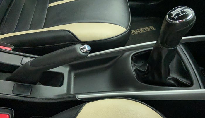 2017 Maruti Baleno DELTA 1.2 K12, Petrol, Manual, 44,103 km, Gear Lever