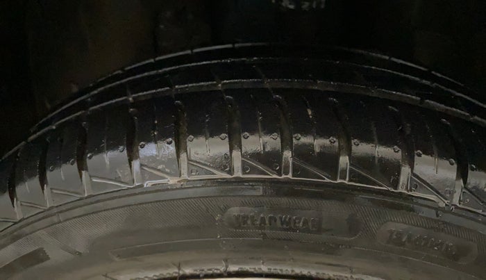 2022 Renault Kwid RXT 1.0, Petrol, Manual, 20,670 km, Left Front Tyre Tread