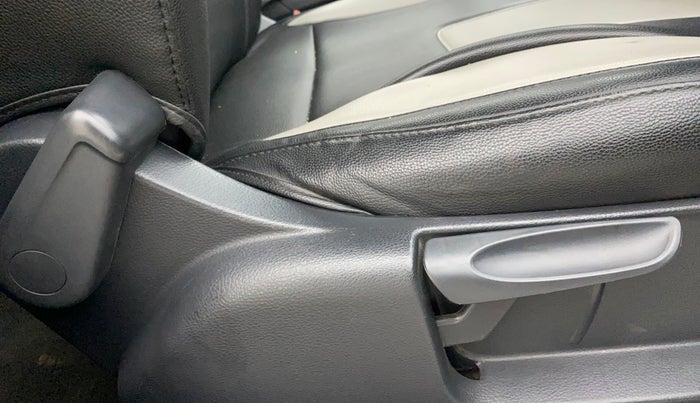 2021 Skoda Rapid 1.0 AMBITION TSI MT, Petrol, Manual, 68,367 km, Driver Side Adjustment Panel