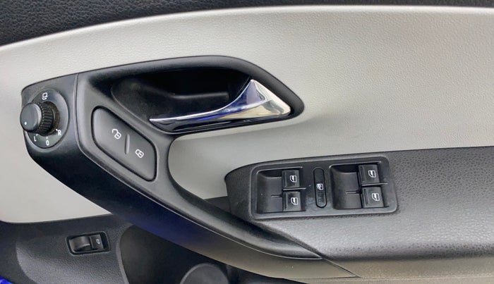 2021 Skoda Rapid 1.0 AMBITION TSI MT, Petrol, Manual, 68,367 km, Driver Side Door Panels Control