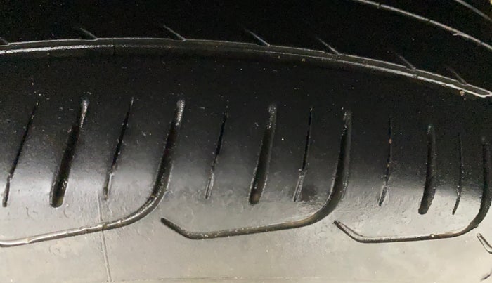 2021 Skoda Rapid 1.0 AMBITION TSI MT, Petrol, Manual, 68,367 km, Left Rear Tyre Tread