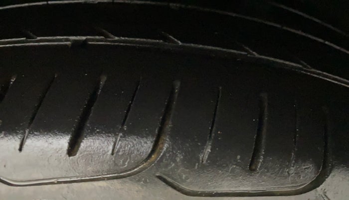 2021 Skoda Rapid 1.0 AMBITION TSI MT, Petrol, Manual, 68,367 km, Right Front Tyre Tread