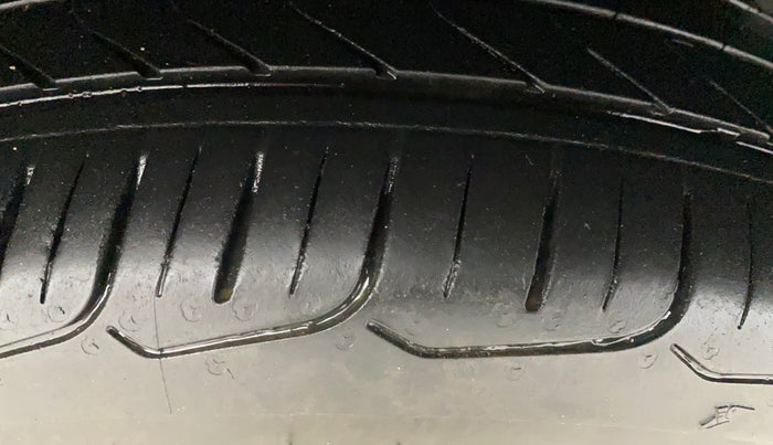 2021 Skoda Rapid 1.0 AMBITION TSI MT, Petrol, Manual, 68,367 km, Right Rear Tyre Tread