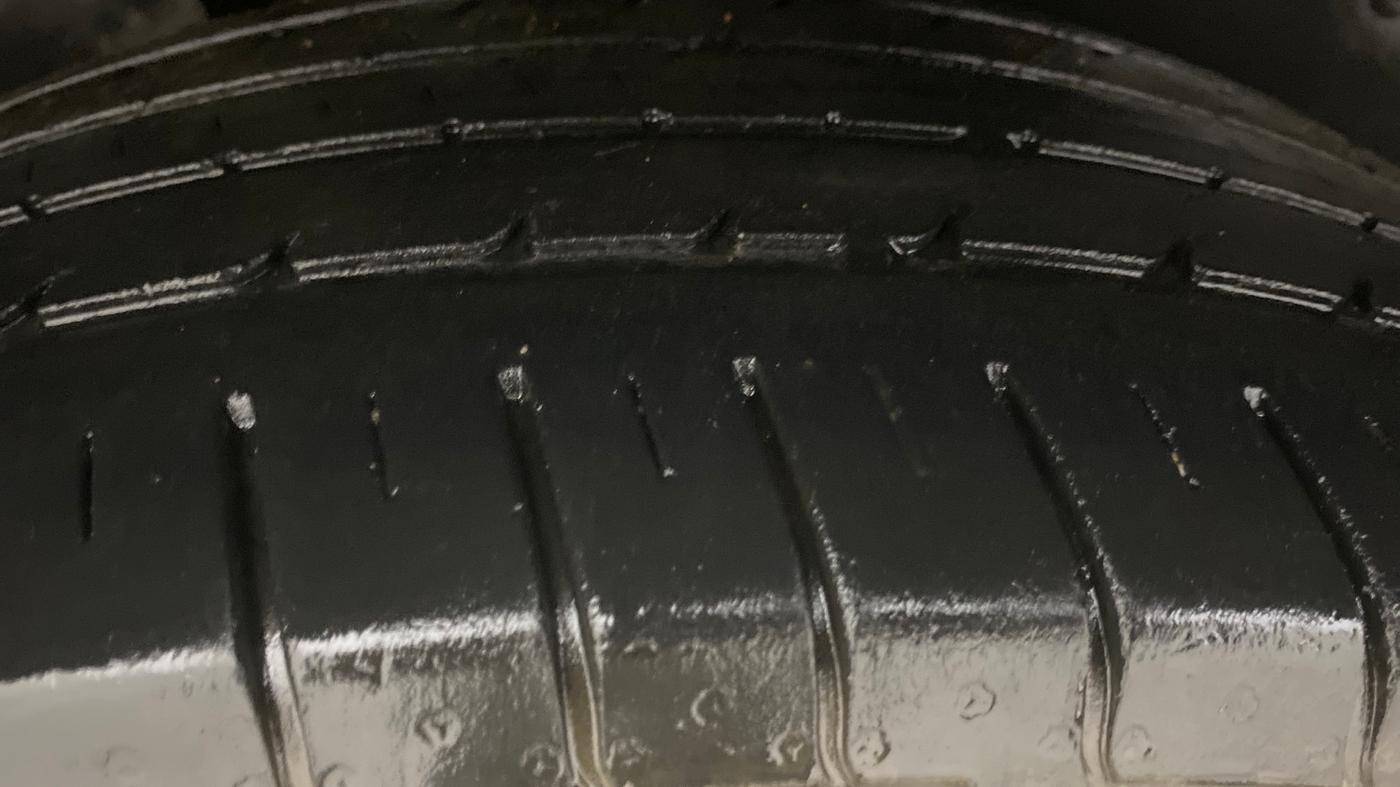 2020 MG HECTOR SHARP 1.5 DCT PETROL, Petrol, Automatic, 41,095 km, Right Rear Tyre Tread