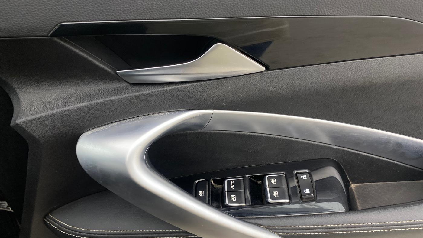 2020 MG HECTOR SHARP 1.5 DCT PETROL, Petrol, Automatic, 41,095 km, Driver Side Door Panels Control