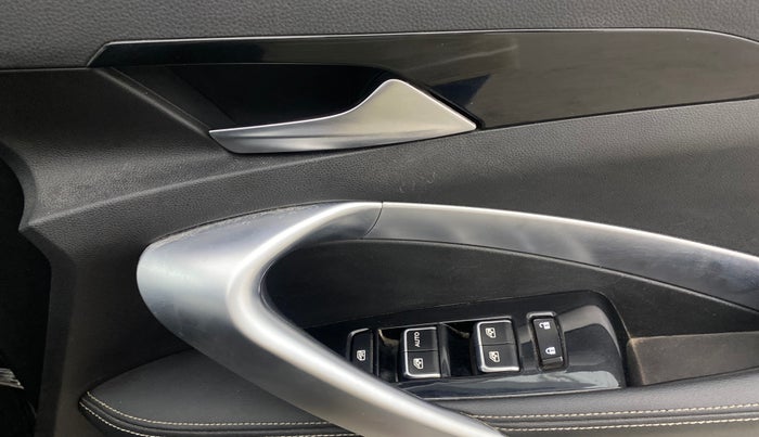 2020 MG HECTOR SHARP 1.5 DCT PETROL, Petrol, Automatic, 41,095 km, Driver Side Door Panels Control