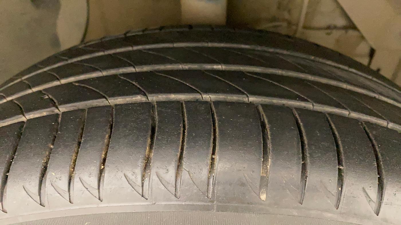 2017 Maruti Vitara Brezza ZDI PLUS, Diesel, Manual, 27,925 km, Right Front Tyre Tread