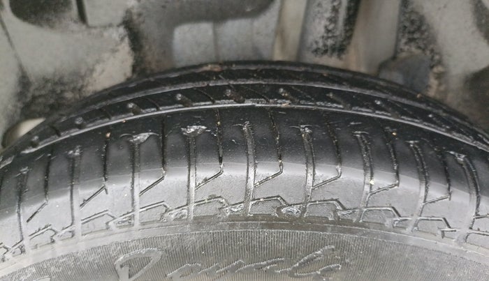 2020 Maruti Swift LXI, Petrol, Manual, 54,294 km, Left Rear Tyre Tread