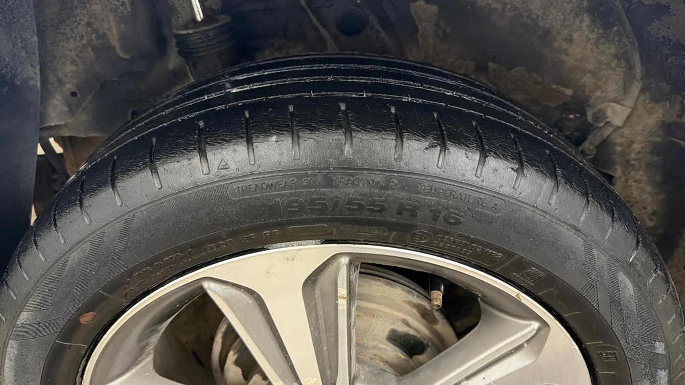 2019 Hyundai Verna 1.6 VTVT SX, Petrol, Manual, 30,096 km, Right Rear Tyre Tread