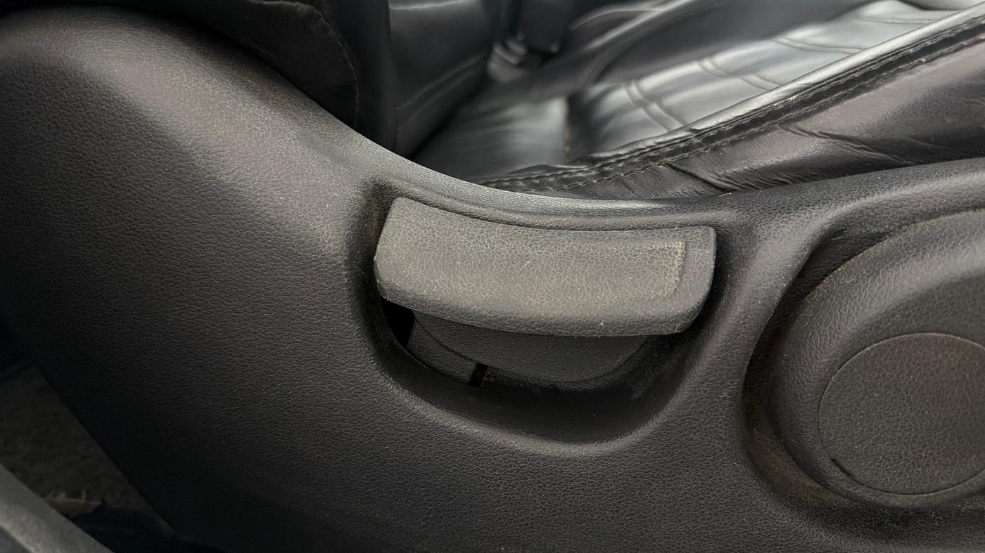 2019 Hyundai Verna 1.6 VTVT SX, Petrol, Manual, 30,096 km, Driver Side Adjustment Panel