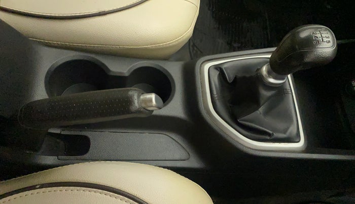 2017 Hyundai Creta E PLUS 1.6 PETROL, Petrol, Manual, 1,01,207 km, Gear Lever