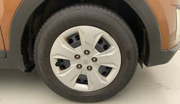 2017 Hyundai Creta E PLUS 1.6 PETROL, Petrol, Manual, 1,01,207 km, Right Front Wheel