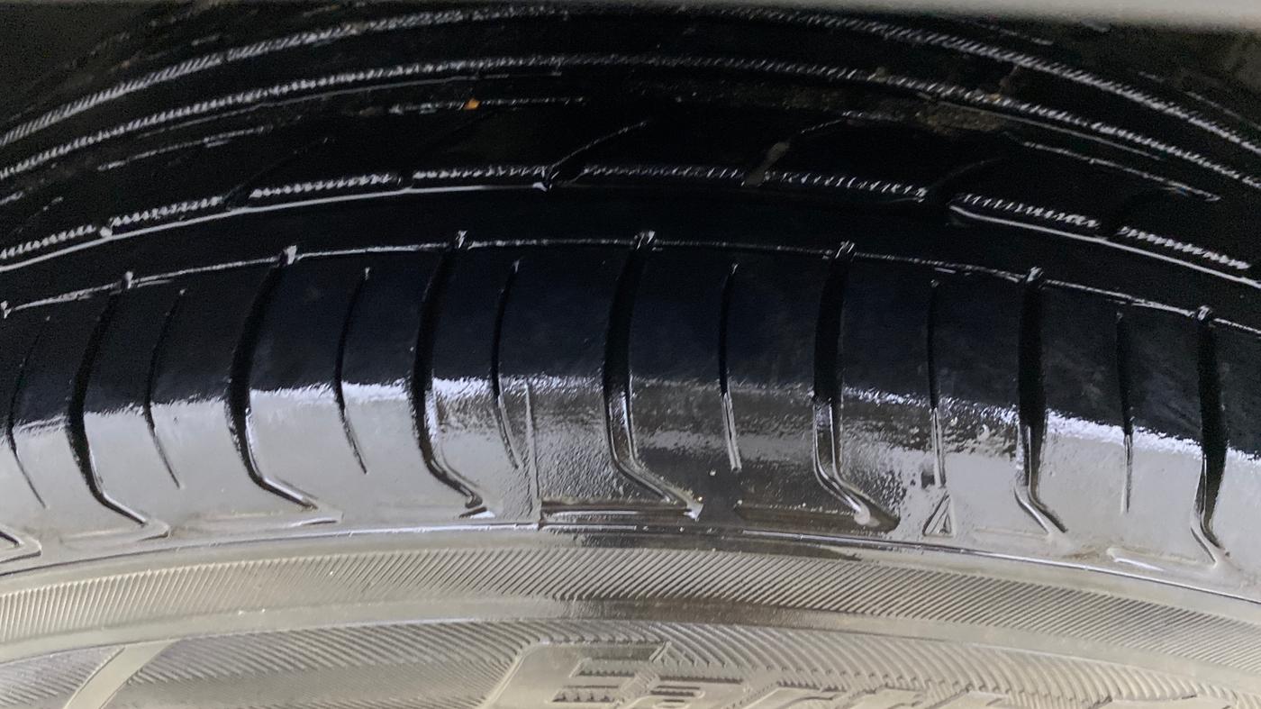 2020 KIA SELTOS HTK PLUS 1.5, Petrol, Manual, 1,05,334 km, Left Front Tyre Tread