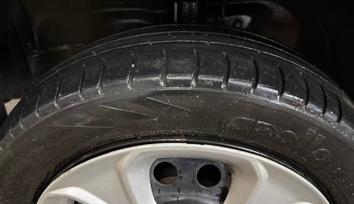 2016 Maruti Wagon R 1.0 VXI, Petrol, Manual, 67,987 km, Left Front Tyre Tread