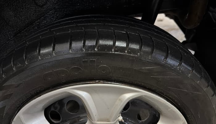 2016 Maruti Wagon R 1.0 VXI, Petrol, Manual, 67,987 km, Left Rear Tyre Tread