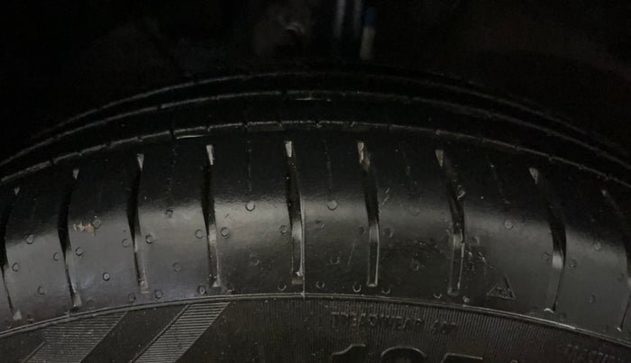 2024 Toyota Glanza E, Petrol, Manual, 13,398 km, Left Front Tyre Tread