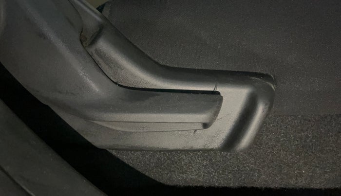 2024 Toyota Glanza E, Petrol, Manual, 13,398 km, Driver Side Adjustment Panel