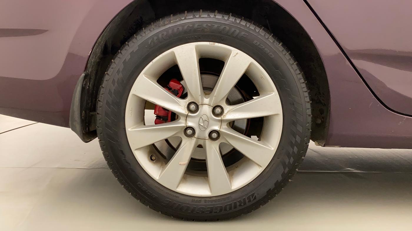 2012 Hyundai Verna FLUIDIC 1.6 CRDI SX AT, Diesel, Automatic, 99,327 km, Right Rear Wheel