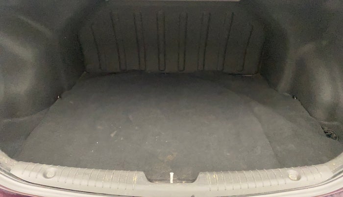 2012 Hyundai Verna FLUIDIC 1.6 CRDI SX AT, Diesel, Automatic, 99,327 km, Boot Inside