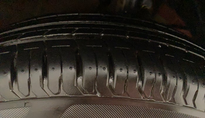 2021 Maruti Dzire VXI, Petrol, Manual, 18,343 km, Right Rear Tyre Tread