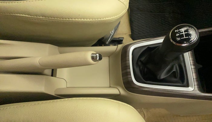 2021 Maruti Dzire VXI, Petrol, Manual, 18,343 km, Gear Lever