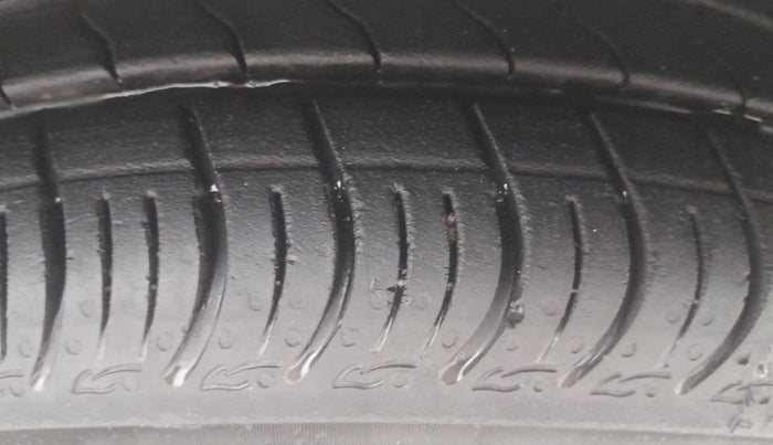 2017 Maruti Celerio VXI AMT, Petrol, Automatic, 91,947 km, Right Front Tyre Tread