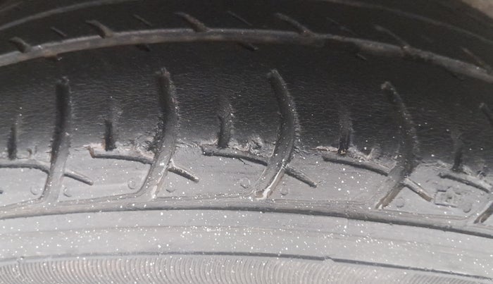 2017 Maruti Celerio VXI AMT, Petrol, Automatic, 91,947 km, Right Rear Tyre Tread