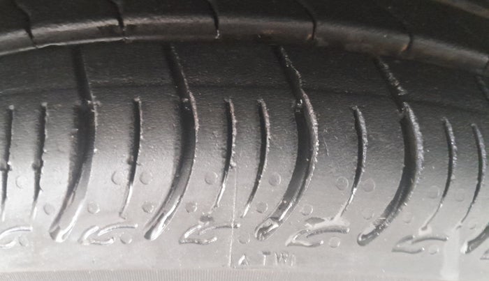 2017 Maruti Celerio VXI AMT, Petrol, Automatic, 91,947 km, Left Front Tyre Tread