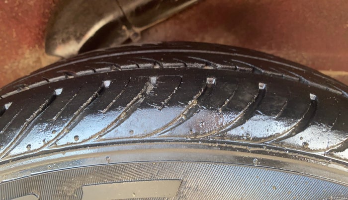 2013 Hyundai i10 SPORTZ 1.2 AT, Petrol, Automatic, 18,270 km, Left Rear Tyre Tread